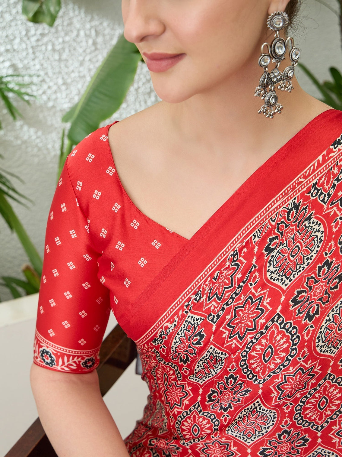 Vritara Graceful Semi Modal Saree for Ethnic Celebrations
