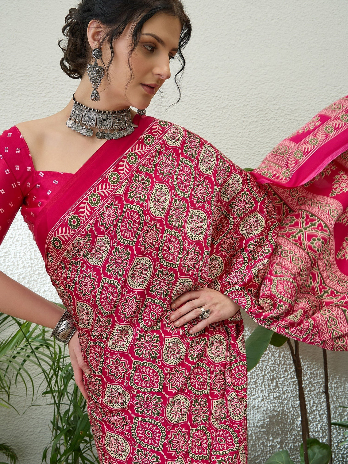 Vritara Graceful Semi Modal Saree for Ethnic Celebrations
