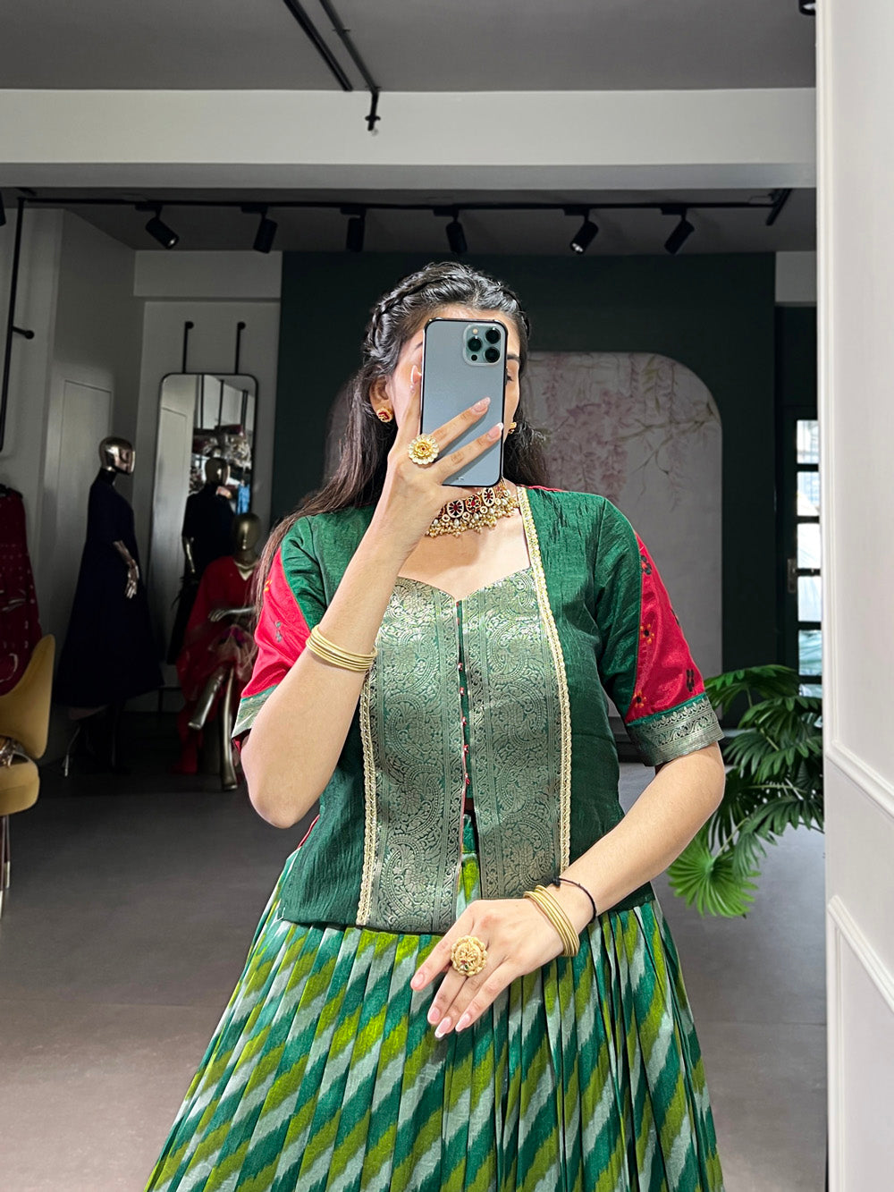 Green tasar silk leheriya printed co ord set with vichitra silk zari weaving blouse
