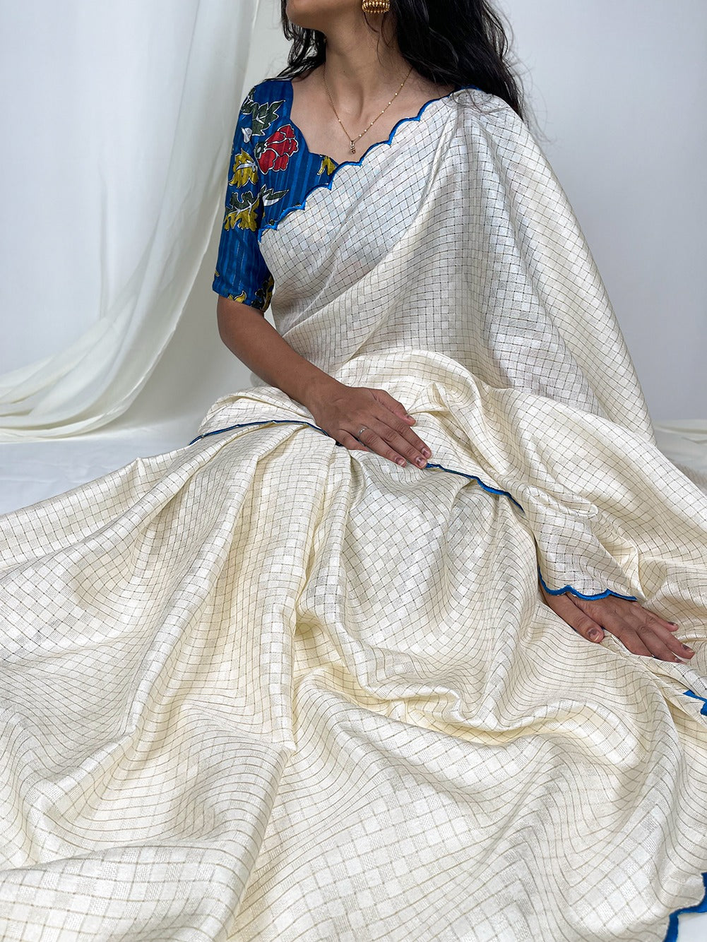 White Color Vibrant Gadwal Chex Saree with Arca Work & Printed Linan Blouse