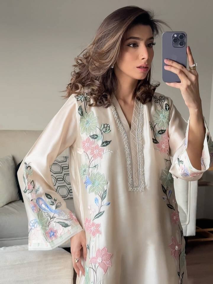 White Glass Embroidered Long Kaftan Set