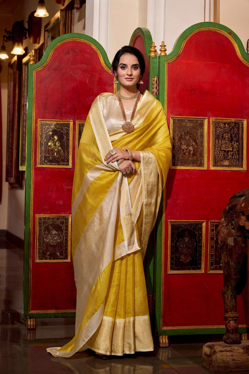 Yellow Elegant Jacquard Chex Saree with Zari Weaving Work – Includes Matching Blouse Piece