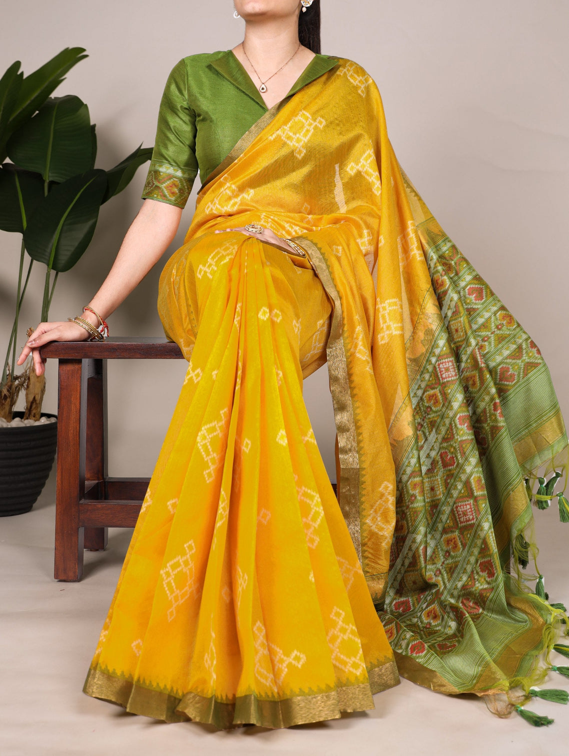 Yellow Graceful Jacquard Silk Saree with Printed & Zari Weaving Work