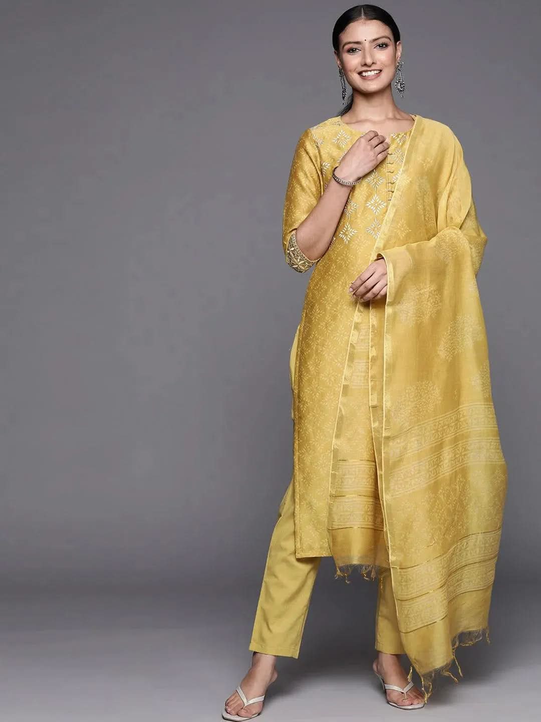 Mameraa Yellow Printed Chanderi Silk Straight Kurta With Dupatta