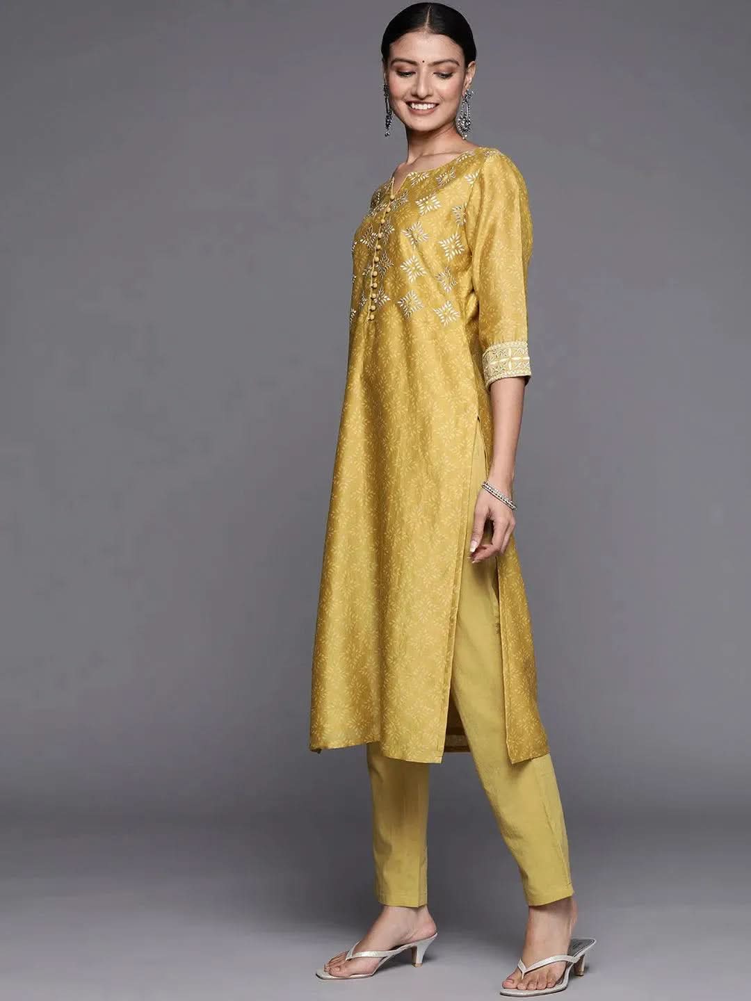 Mameraa Yellow Printed Chanderi Silk Straight Kurta With Dupatta