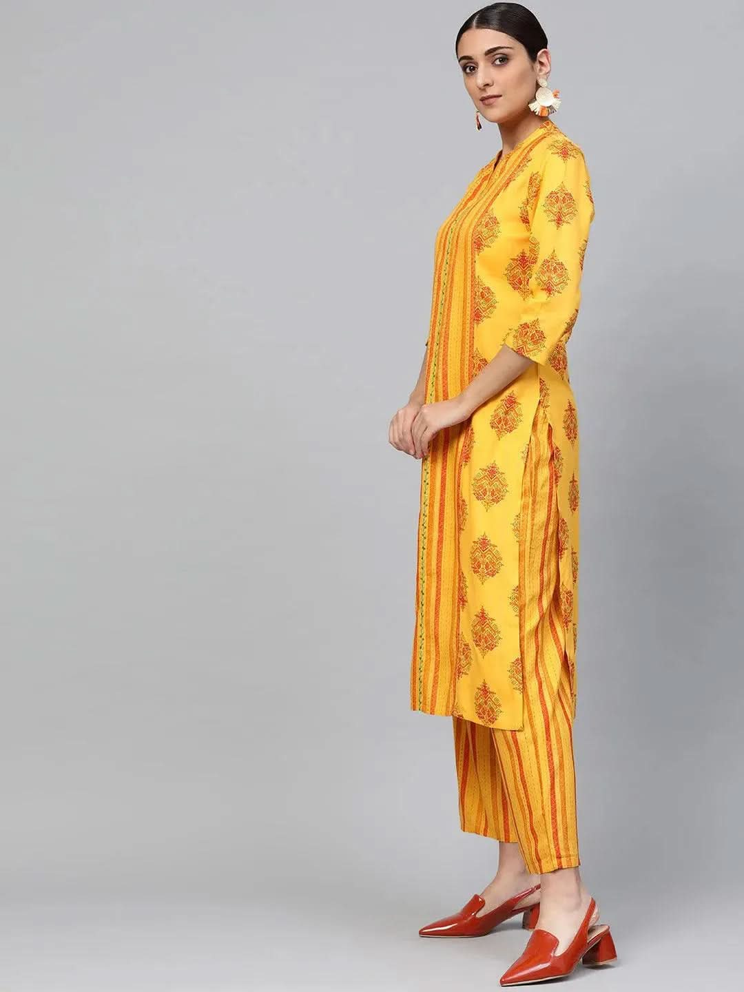Mameraa Yellow Printed Rayon Straight Kurta With Palazzos