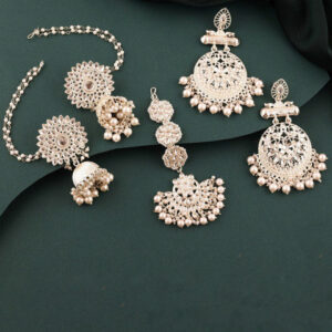 Mameraa Kundan-Studded & Crystal Pearls Beaded Jewellery Set - Image 1