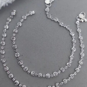 Mameraa Women Silver-Toned CZ Stone Minimalist Anklet - Image 1