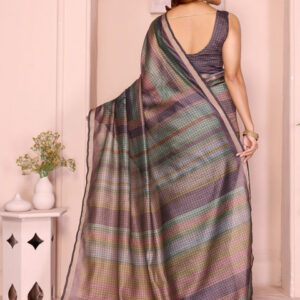 Mameraa Checked Saree with Blouse Piece - Image 4