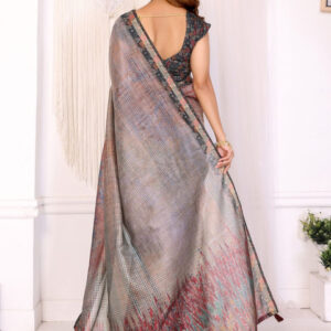 Mameraa Checked Saree With Floral Printed Border - Image 3