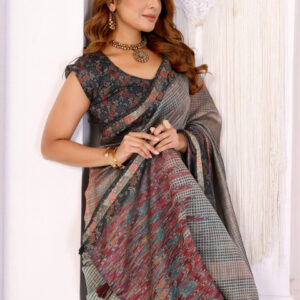 Mameraa Checked Saree With Floral Printed Border - Image 5