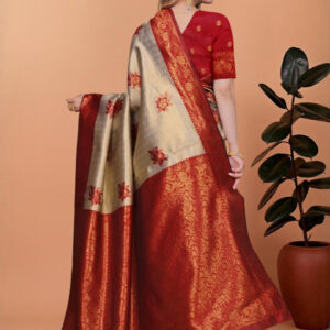 Mameraa Floral Printed Zari Saree - Image 4