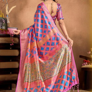 Mameraa Geometric Printed Saree - Image 4