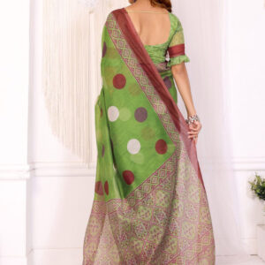 Mameraa Polka Dots Printed Woven Design Saree - Image 4