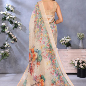 Mameraa Women Floral Printed Saree - Image 4