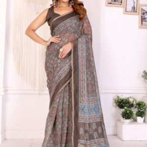 Mameraa Women Floral Printed Saree - Image 1