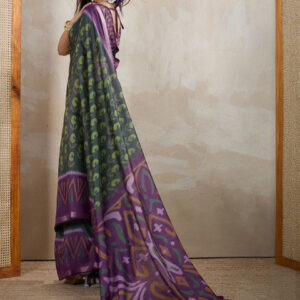 Mameraa Women Paisley Printed Zari Saree - Image 4