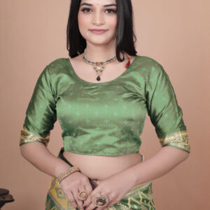 Mameraa Women Woven Design Zari Saree - Image 6