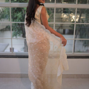 Mameraa Floral Embellished Embroidered Saree - Image 3