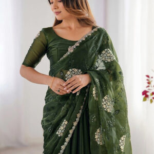 Mameraa Floral Embellished Embroidered Saree With Blouse Piece - Image 2