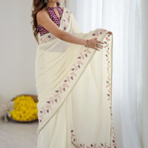 Mameraa Floral Embellished Saree With Blouse Piece - Image 3