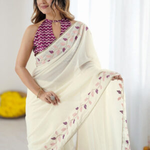 Mameraa Floral Embellished Saree With Blouse Piece - Image 2