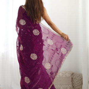 Mameraa Floral Embroidered Embellished Sequinned Saree - Image 3
