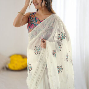 Mameraa Floral Embroidered Saree with Blouse - Image 4