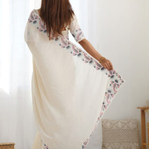 Mameraa Floral Embroidered Saree With Blouse Piece - Image 3