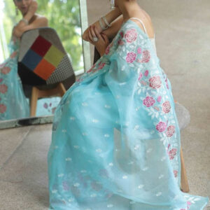 Mameraa Floral Printed Saree With Blouse Piece - Image 3