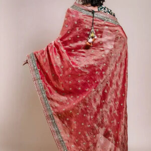 Mameraa Women Floral Embellished Festive Saree - Image 5