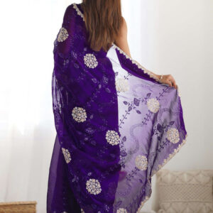Mameraa Women Floral Embroidered Saree - Image 4