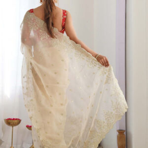 Mameraa Women Floral No Border Festive Saree - Image 3