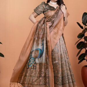 Mameraa Women Floral Saree - Image 3