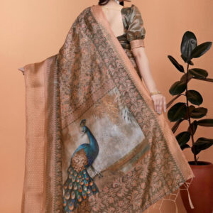 Mameraa Women Floral Saree - Image 4
