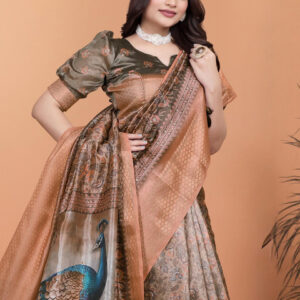 Mameraa Women Floral Saree - Image 5